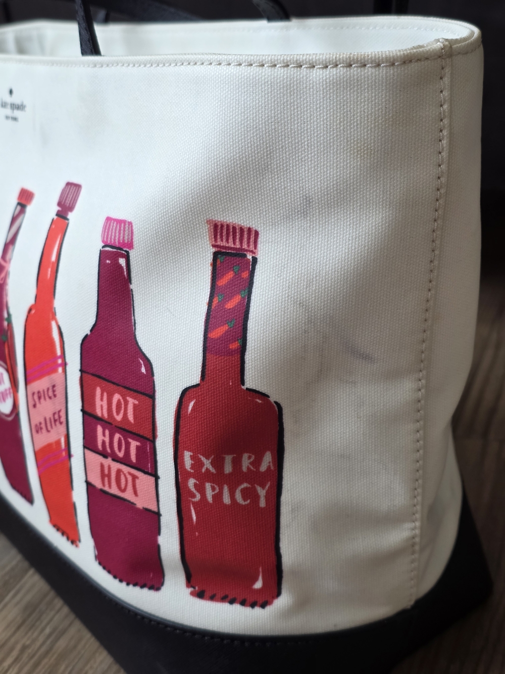 Kate Spade Extra Spicy Hot Sauce Remmi Tote and matching Chili Pepper Zip Wallet - Picture 10 of 12